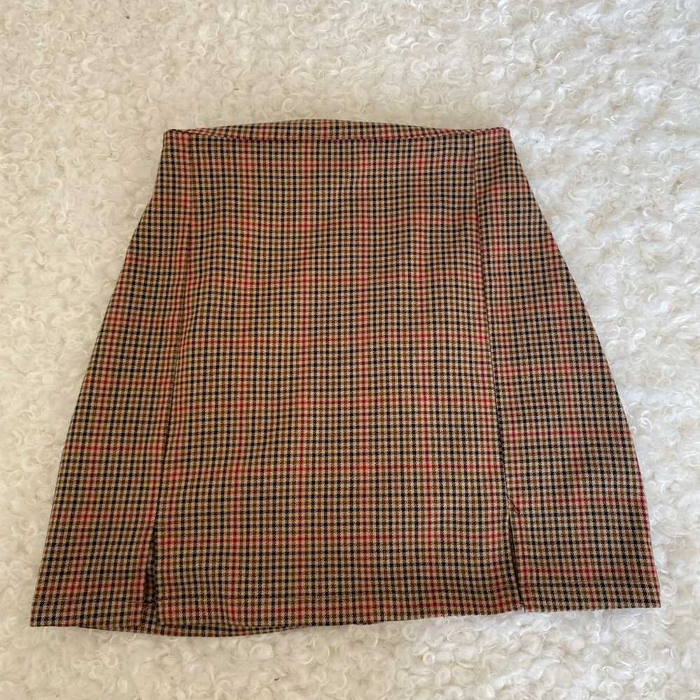 BRANDY MELVILLE Slit Plaid Skirt 🤎